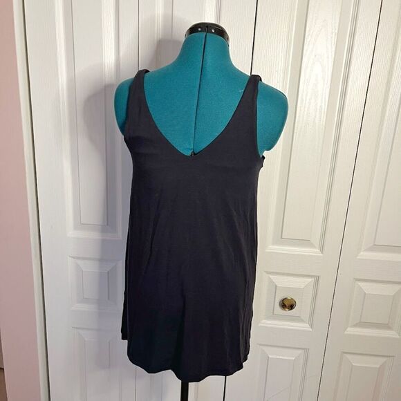 Athleta NWT Essence Built in Bra Support Camisole V Neck Tank Top - Picture 5 of 12